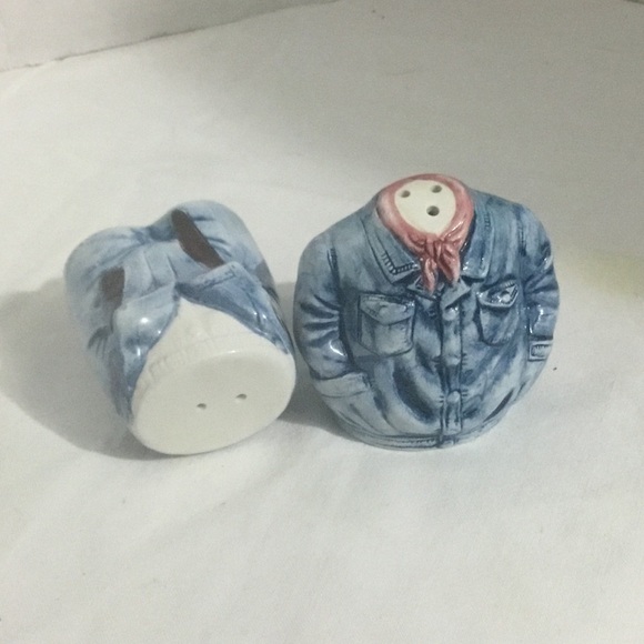 Vintage ceramic salt and pepper shaker- yup his pants are down- preloved - Picture 3 of 6